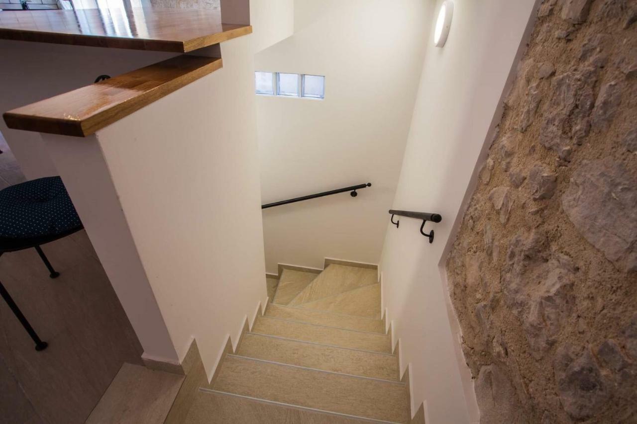Apartmani Kraj Mora Cres Exterior foto